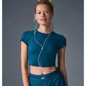 Alo Alosoft Crop Finesse Short Sleeve NWT Eclipse Blue